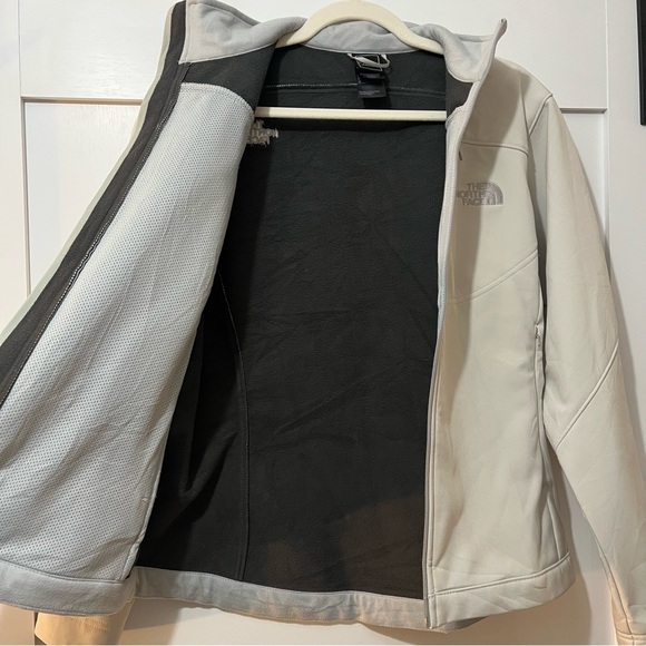 The North Face Softshell Ivory Womens Full Zip Jacket - Picture 3 of 10